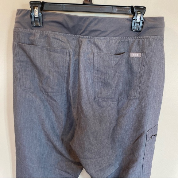 Figs Zamora Jogger Scrub Pant Nurse Gray Womens Size Large Petite - Picture 6 of 7